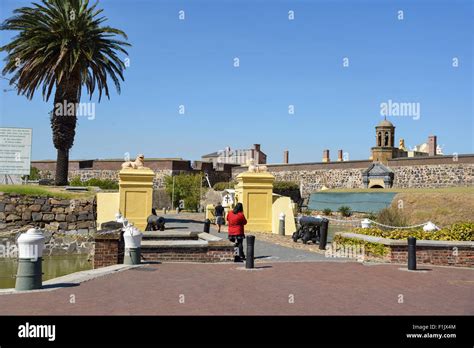 Castle Of Good Hope Kasteel Die Goeie Hoop Buitenkant Street Cape