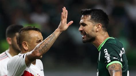 Palmeiras volta a golear cinco gols após quase cinco meses