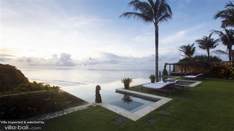 8 Villas With Jaw-Dropping Views That Will Leave You Awestruck