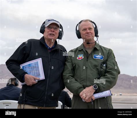 Ex EE UU Jefe de Estado Mayor de la Fuerza Aérea General ret John