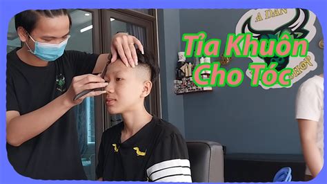 Tỉa khuôn tóc mái cho anh trai lần đầu đi cắt tóc ở tiệm tâm sự cùng