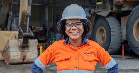 La minería también es una labor de mujeres Barrick Un lugar de valor