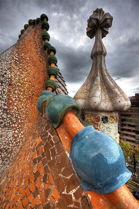 gaudi-barcelona-Casa-batllo_roof (c) Wikipedia - The Gypsy-Trio