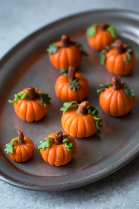 Pumpkin Cupcakes with Cream Cheese Frosting - Cooking Classy