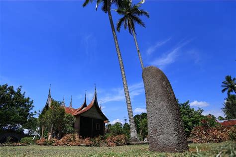 Dolmen Dan Menhir Peninggalan Dari Zaman Megalitikum