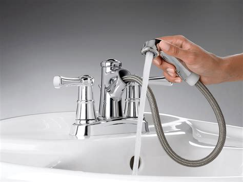 Bathtub faucet with pull out sprayer | EasyHomeTips.org