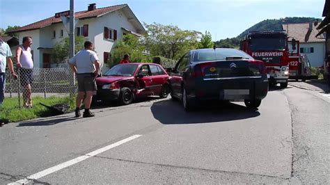 Dornbirn Verkehrsunfall bei Abbiegemanöver YouTube