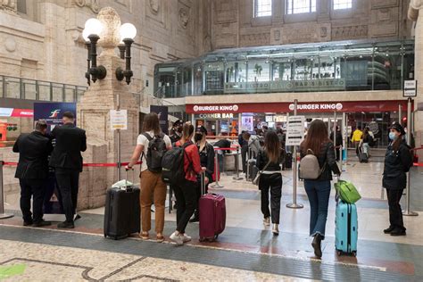 Partenze Di Pasqua In Tanti Alla Stazione Centrale VIDEO