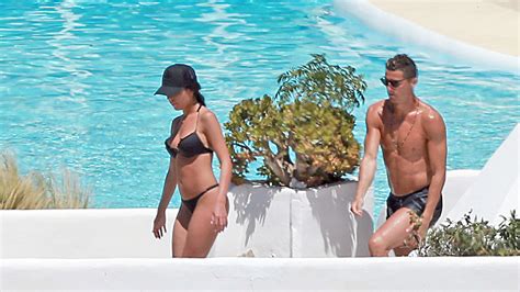 Cristiano Ronaldo Viajó Con Su Sexy Novia A Ibiza Antes De Enfrentar Al