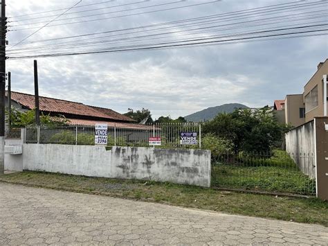 Lote Terreno M Em Praia De Armacao Em Penha Por R Viva