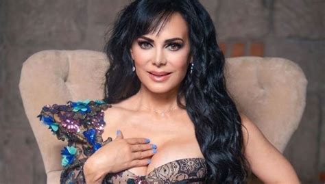 Impresionante Así lució Maribel Guardia con mini vestido color morado