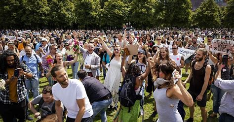 Festnahmen Bei Anti Corona Protesten In Den Niederlanden Sn At