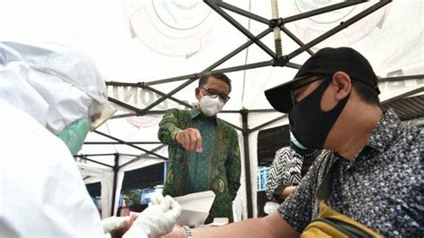 Gubernur Sulsel Tinjau Rapid Test Massal Di Pasar Terong Yang Reaktif