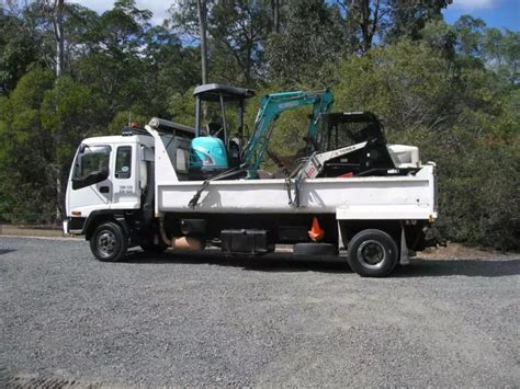 T Excavator Tipper Truck Combo Wet Hire With Operator Near Bellmere