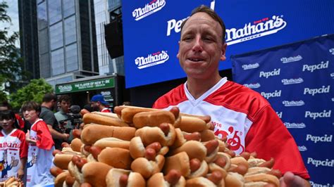 Man Who Ate 62 Hotdogs In 10 Minutes Shares What Happens To His Body