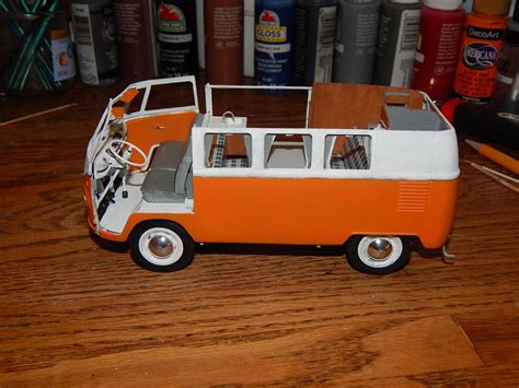 VW T1 Van Camper Plastic Model Vehicle Kit 1 24 Scale 7674