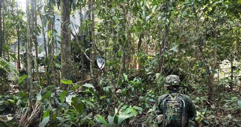 Un soldado muerto y tres heridos en combates entre Ejército colombiano