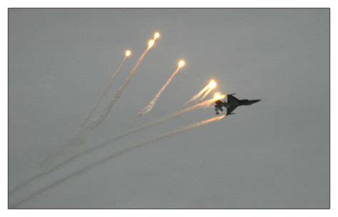 F-16 Flares RIAT '07 by shotgun-ned on DeviantArt