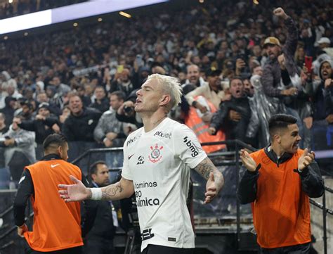 Atacante Do Corinthians Aparece No Top De Jogadores Da S Rie A