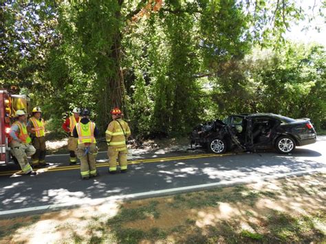 1 Seriously Injured After Car Slams Into Tree Joco Report