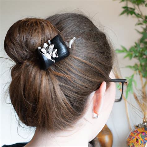 How To Wear Hair Clips 7 Stylish Hair Ideas The Knowledge Hub