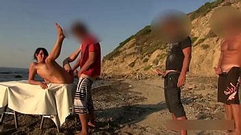 Orgie de sperme sur la plage de l hôtel Choix de trous libre XVIDEOS