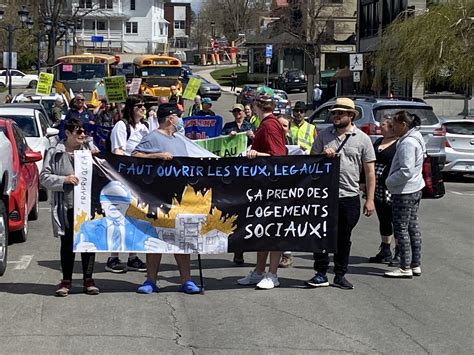 Une manifestation pour réclamer des solutions à la crise du logement