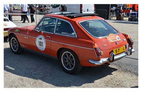 Mgb Gt V Salon Retro Bordeaux Baffalie Flickr