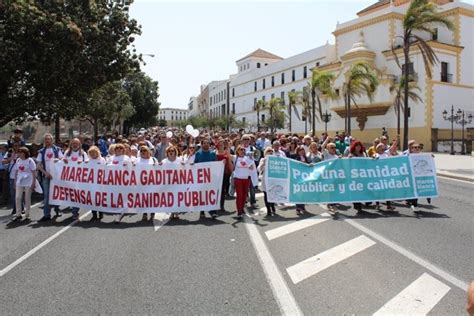 La Marea Blanca Gaditana Vuelve A Reivindicar Una Sanidad De Calidad