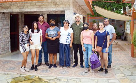 Recibi El Alcalde To O Medina A Estudiantes De Comunidades Rurales Que