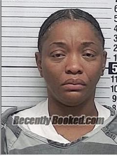 Recent Booking Mugshot For Victoria Lynette Bryant In Bay County Florida