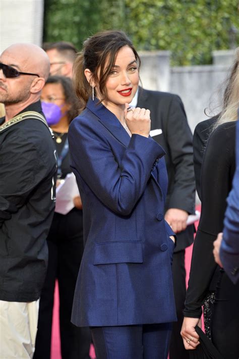 Hologram Gf On Twitter Ana De Armas In Pink And Blue