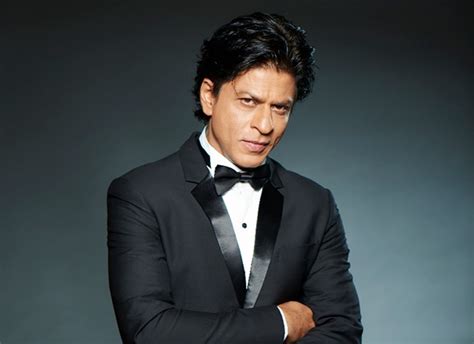 Shah Rukh Khan Meets With On Set Accident Undergoes Surgery In The Us