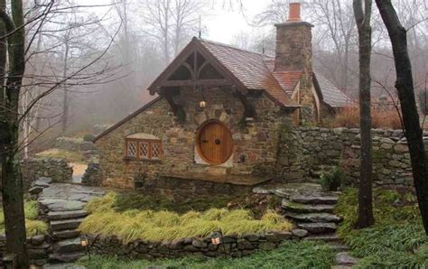 A Real Life Hobbit House One Lord Of The Rings Fan In Chester County