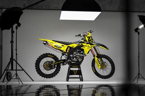 Suzuki HOLESHOT Graphics Kit Yellow OMXGraphics