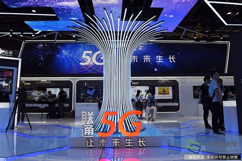 智慧京交会国内首款外卖室内配送机器人亮相联通5g展厅凤凰网