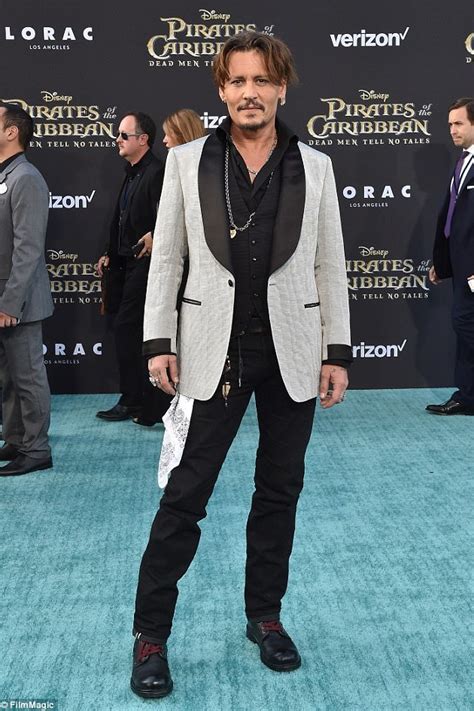 Johnny Depp Pirates of the Caribbean: Dead Men Tell No Tales Premiere ...