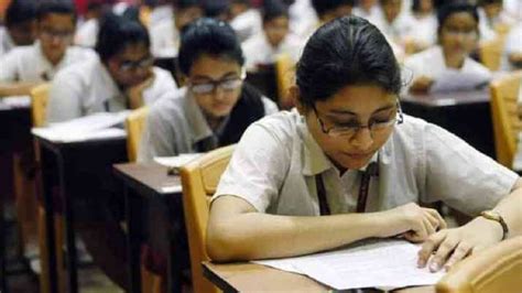 Cbse Syllabus सीबीएसईच्या अभ्यासक्रमातून नेमकं काय वगळलं नवीन