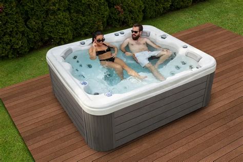 Hot Tub Buyer S Guide E Book Shop Wellis Hot Tubs For Sale