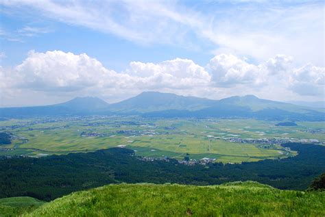 阿蘇山 とは 概要 阿蘇カルデラ 火砕流台地の範囲 島と火山