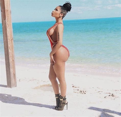 Nicki minaj sexy bikini pics Fotos eróticas y porno