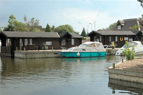 Norfolk Broads Holiday Cottages Riverside Cottage Holidays