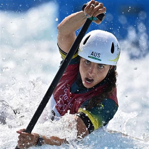 Paddler Jessica Fox Takes Gold In Historic C1 Canoe Slalom Win Kidsnews