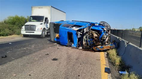 Aparatoso accidente sobre la México 15 en Guasave deja fuertes daños