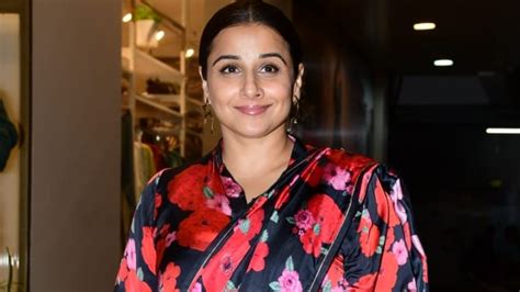 Vidya Balan S Saree Gets Caught At Event Reminds Fans Of Dirty Picture