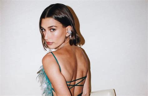 Hailey Bieber Remet Cette Couleur Printani Re Au Go T Du Jour Elle