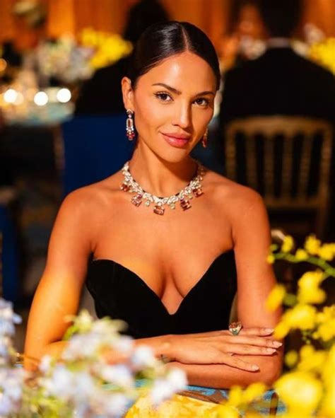 FOTOS Eiza González sorprende en un seductor vestido con escote