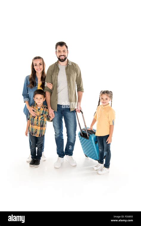 Familia Feliz Con La Maleta Lista Para El Viaje Aislado En Blanco