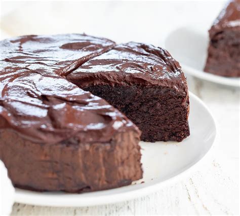 4 Ingredient Healthy Chocolate Cake No Flour Refined Sugar Butter