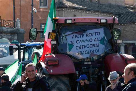 Trattori La Protesta Non Si Ferma Oggi A Roma Manifestazione Alla